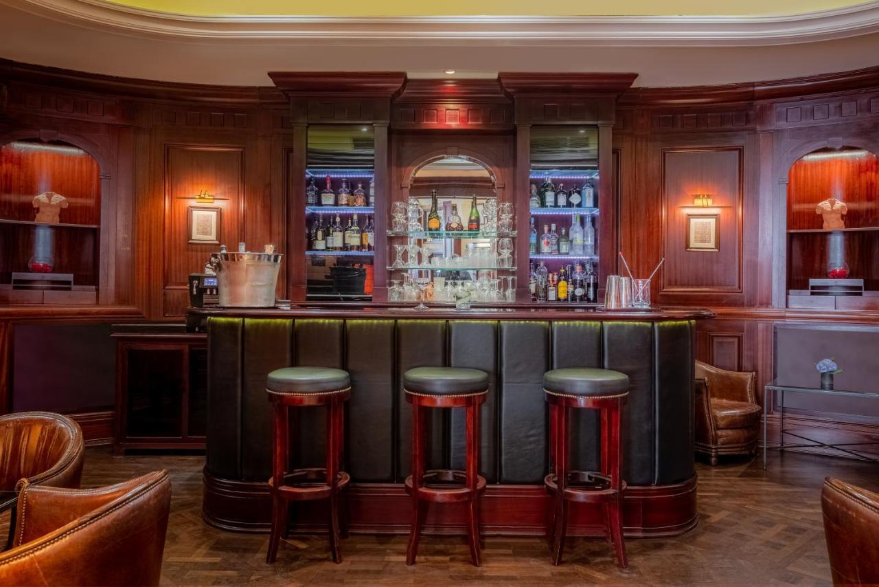 Hotel Pont Royal ปารีส ภายนอก รูปภาพ The bar at the 1900