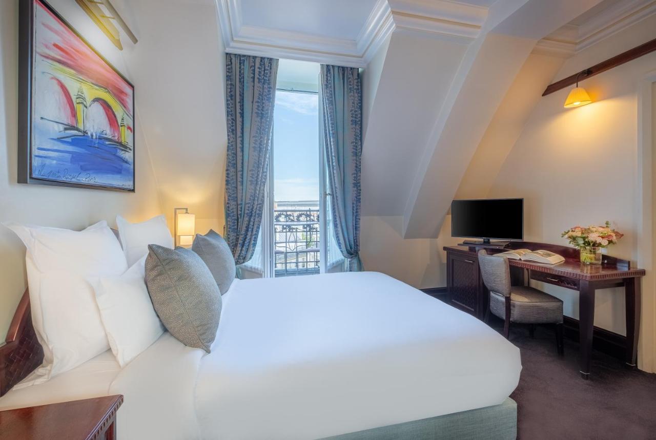 Hotel Pont Royal ปารีส ภายนอก รูปภาพ A room at the hotel
