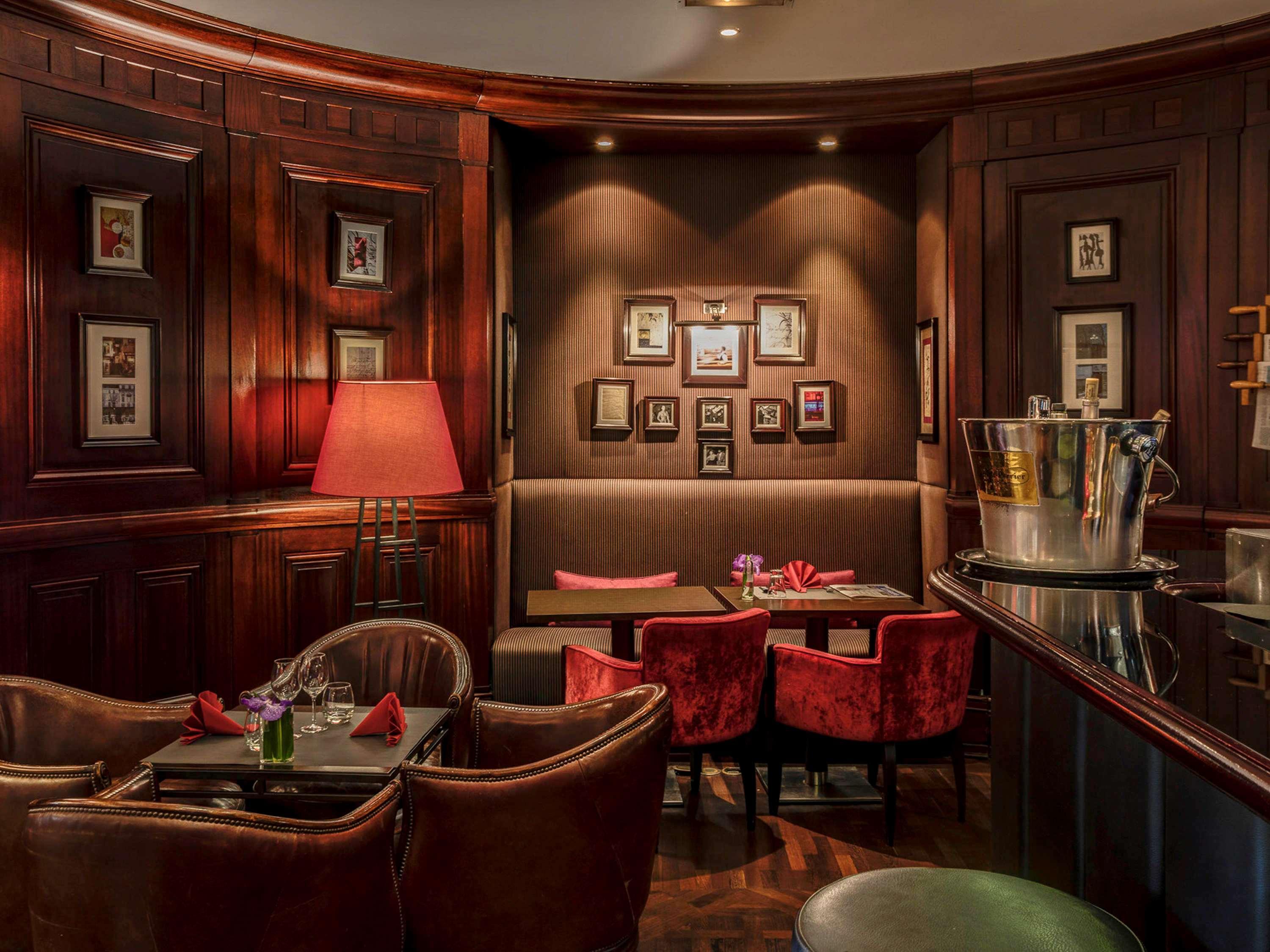 Hotel Pont Royal ปารีส ภายนอก รูปภาพ The bar at the Ritz